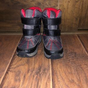 Carter’s toddler snow boots
